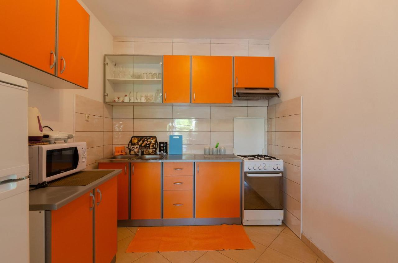 Apartmani Juraj Zavalatica Exterior photo