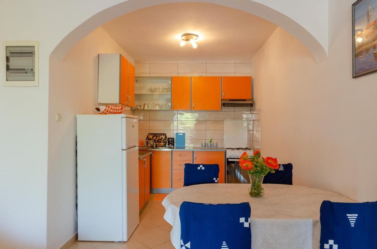 Apartmani Juraj Zavalatica Exterior photo